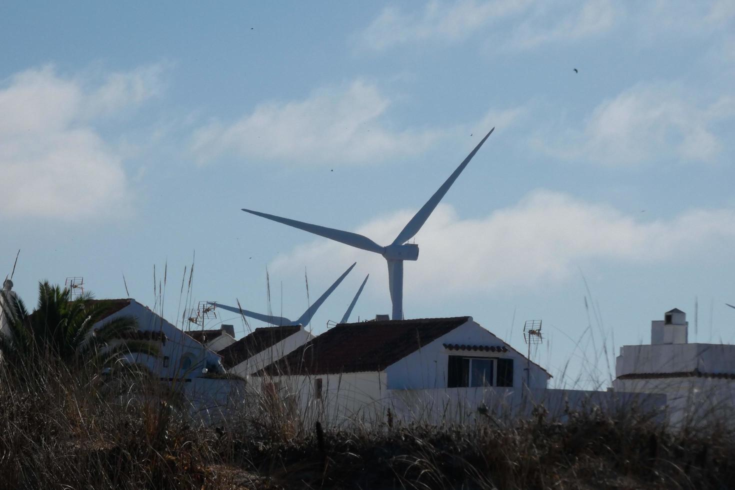 modern väderkvarnar för grön och rena energi generation foto