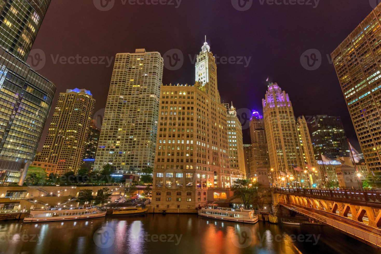 chicago flod horisont på natt foto