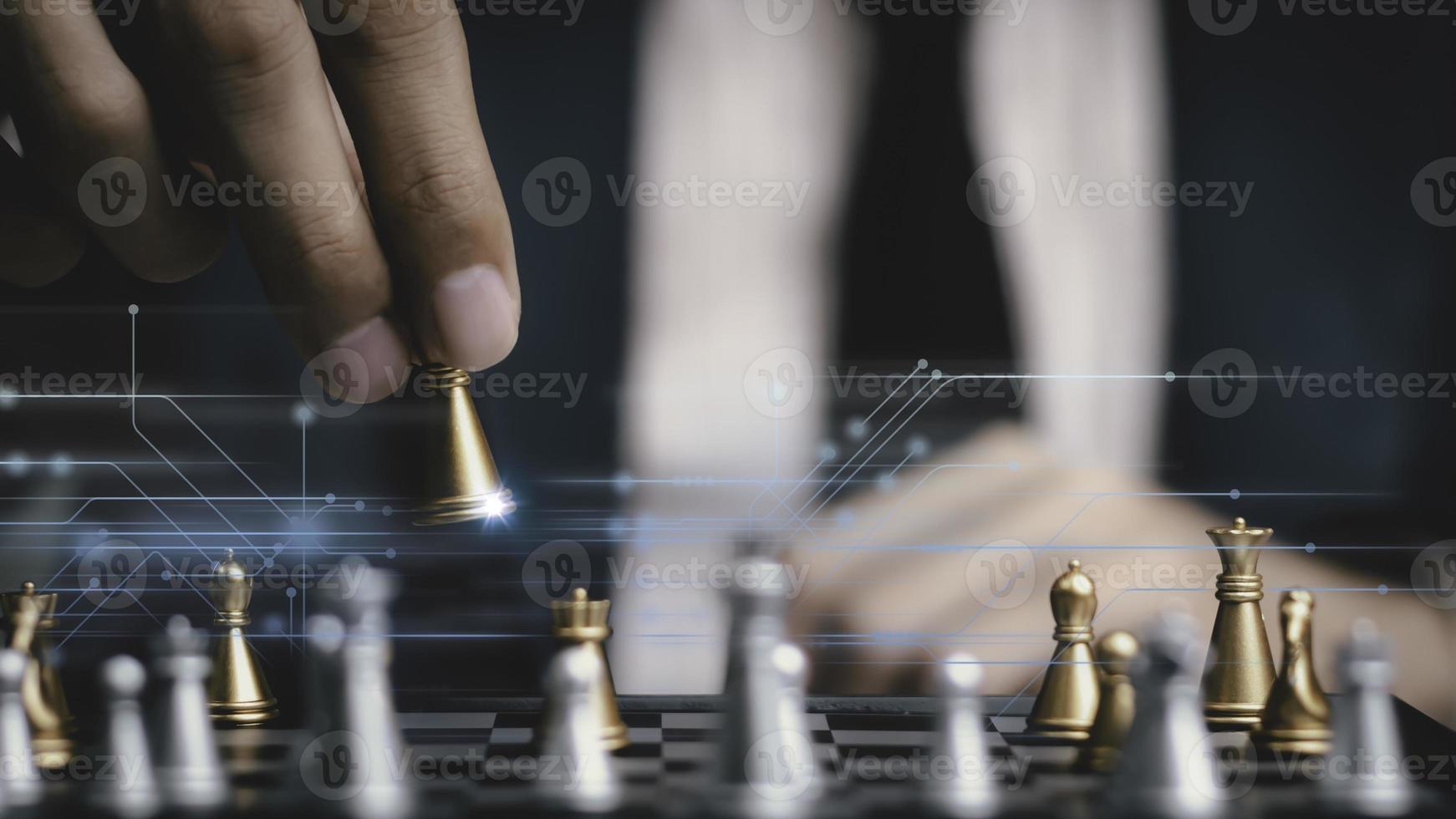 affärsman spelar schack tror problem lösning. företag konkurrens planera lagarbete, internationellt schack, idéer och konkurrens och strategi, företag Framgång koncept, strategisk begrepp. foto