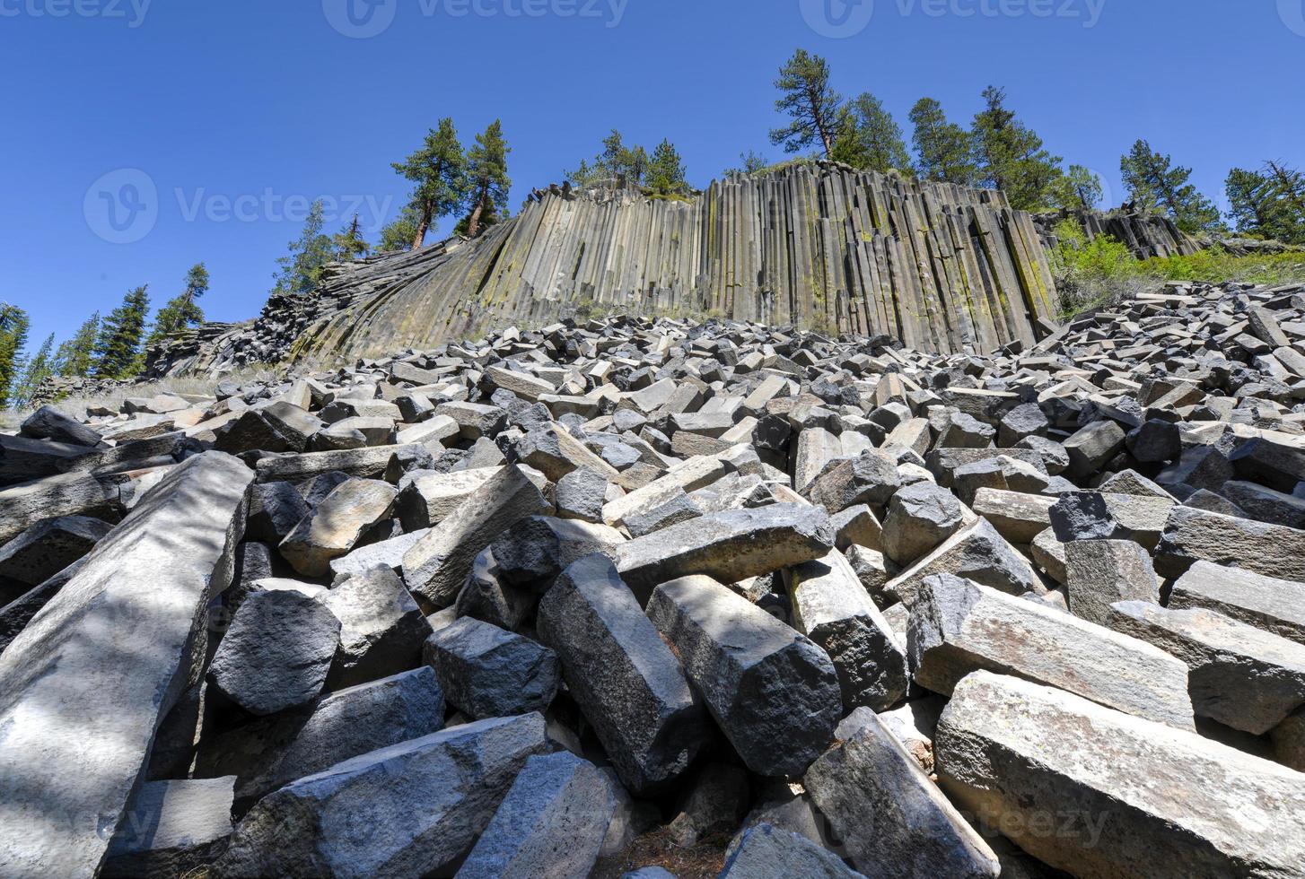 basalt formationer på djävulens efterhög nationell monument foto