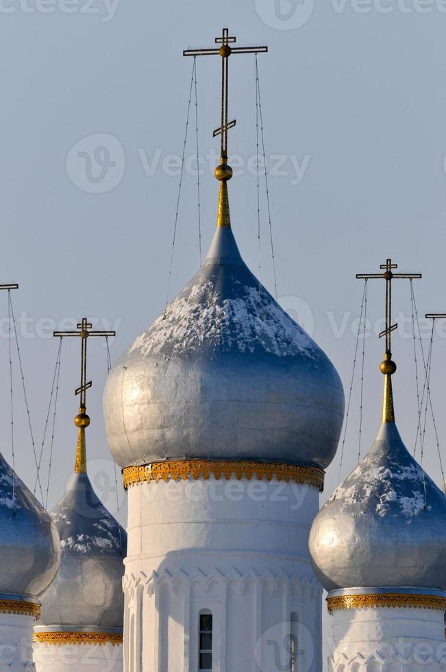 spaso-yakovlevsky kloster på de utkant av Rostov, Ryssland, längs de gyllene ringa. byggd i de neoklassiska stil. foto