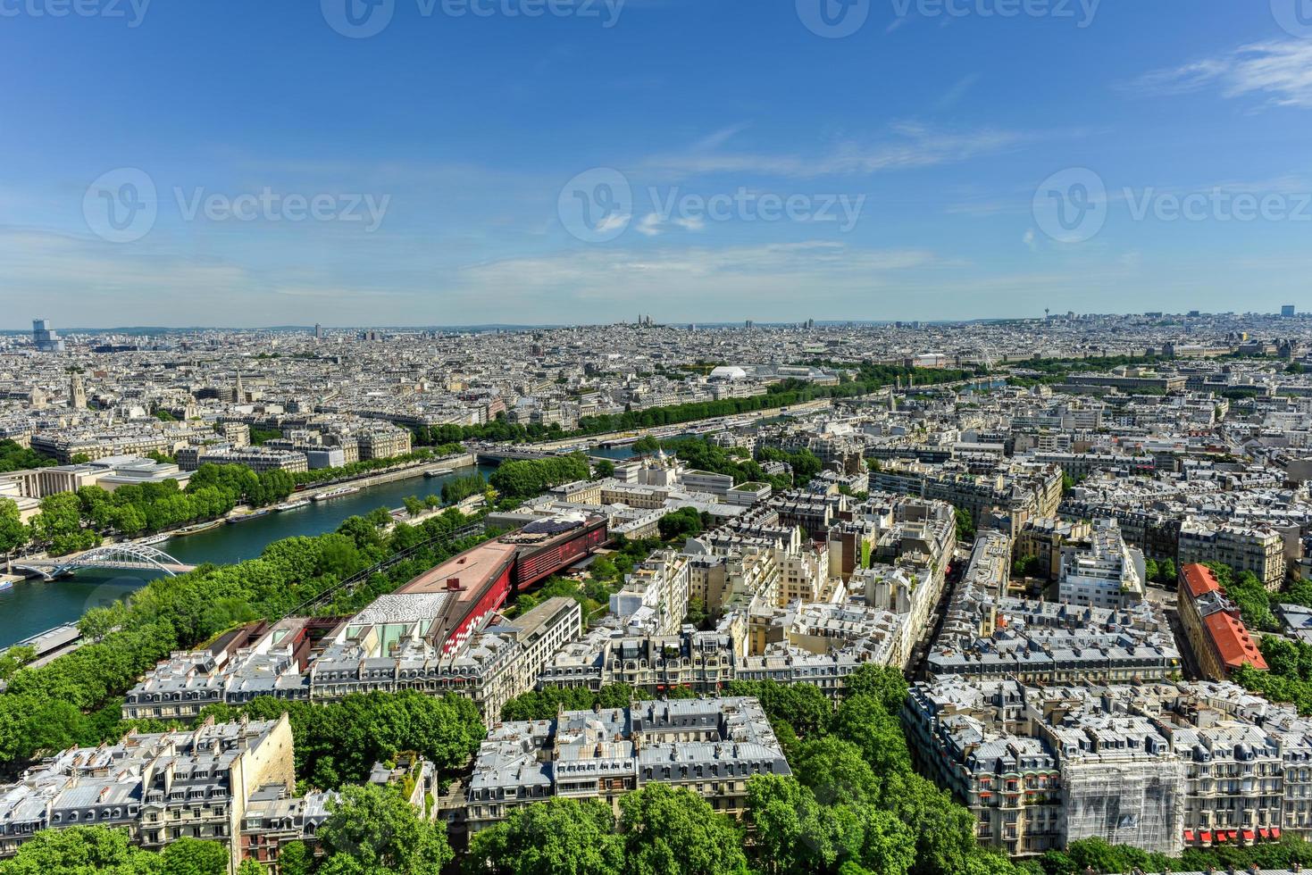 antenn panorama- se av paris, Frankrike i de sommar. foto