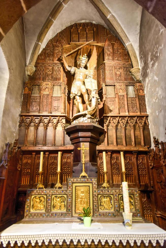 mont Saint-Michel, Frankrike - Maj 19, 2017 - eglise saint-pierre i mont saint-michel katedral på de ö, Normandie, nordlig Frankrike, Europa. foto