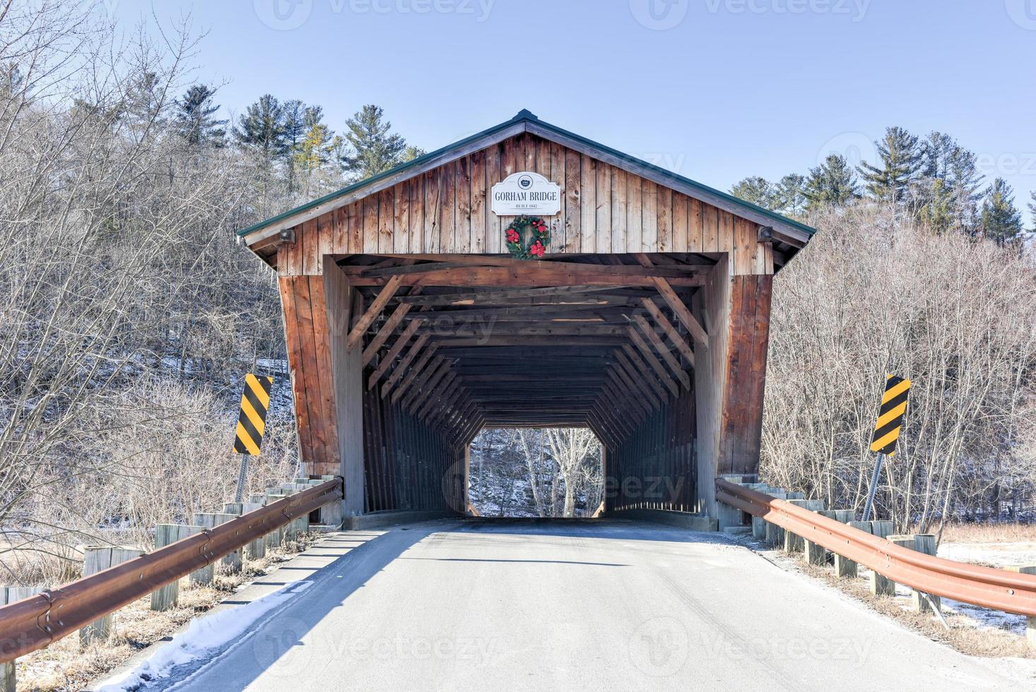 gorham gott nog täckt bro i pittsford, vermont foto