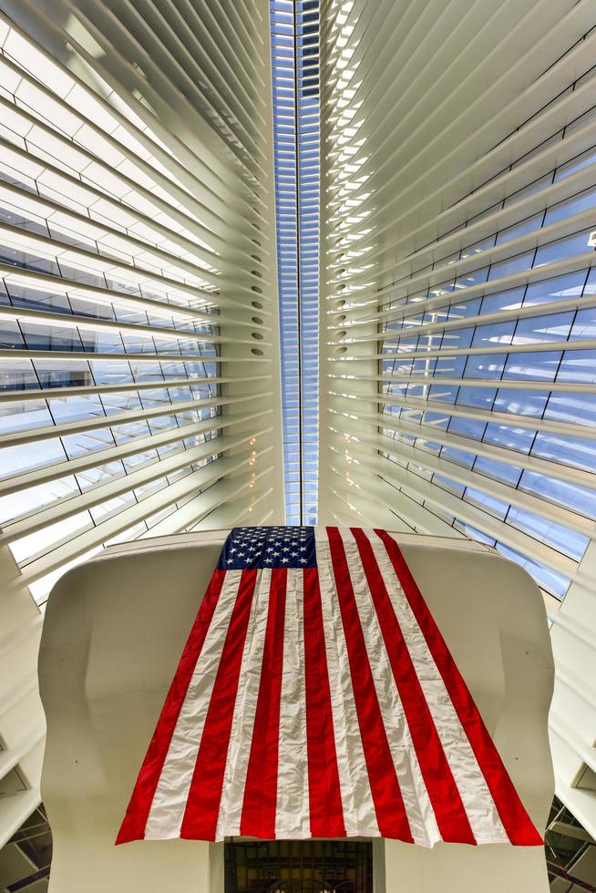 ny york, USA - april 16, 2016 - de oculus i de värld handel Centrum transport nav för de väg i ny york stad. den är belägen mellan 2 värld handel Centrum och 3 värld handel Centrum foto