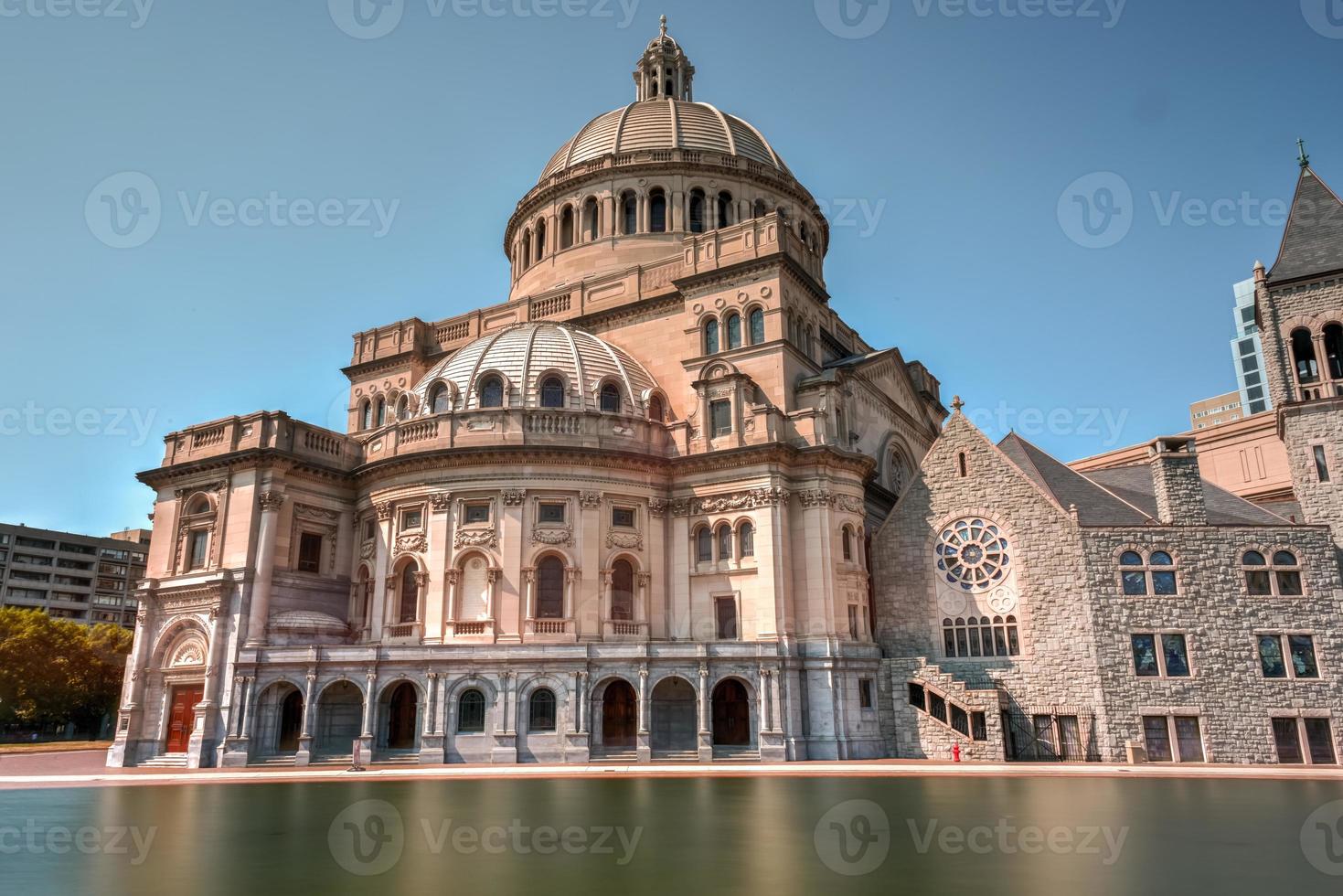 de först kyrka av Kristus, forskare och reflekterande slå samman, i Boston, massachusetts. foto