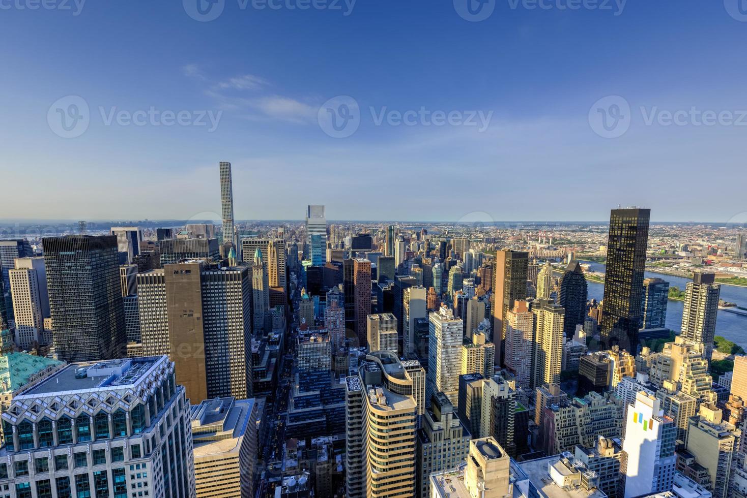 höga skyskrapor i midtown manhattan i ny york stad. foto