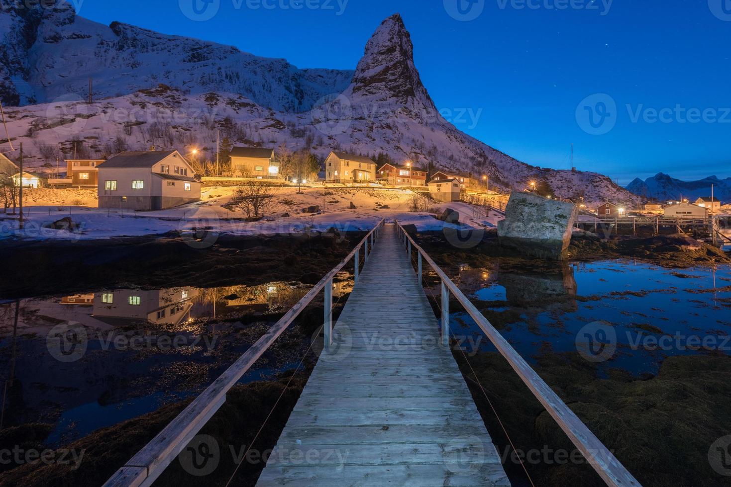 vinter- i reine, lofoten öar, Norge. foto