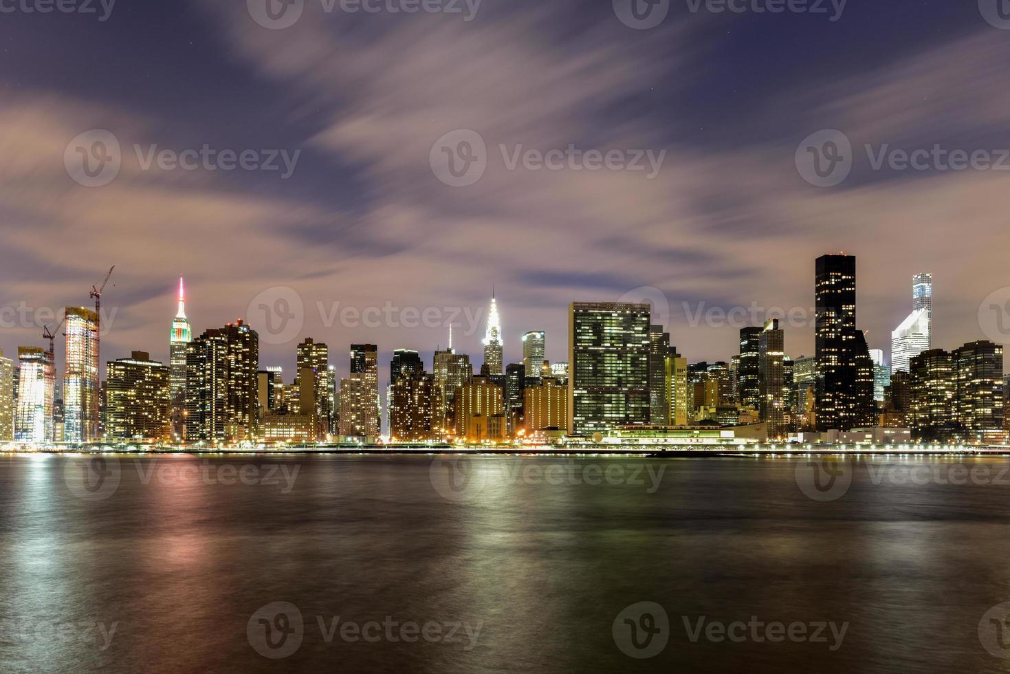 ny york stad horisont se från brygga parkera, lång ö stad, drottningar. foto