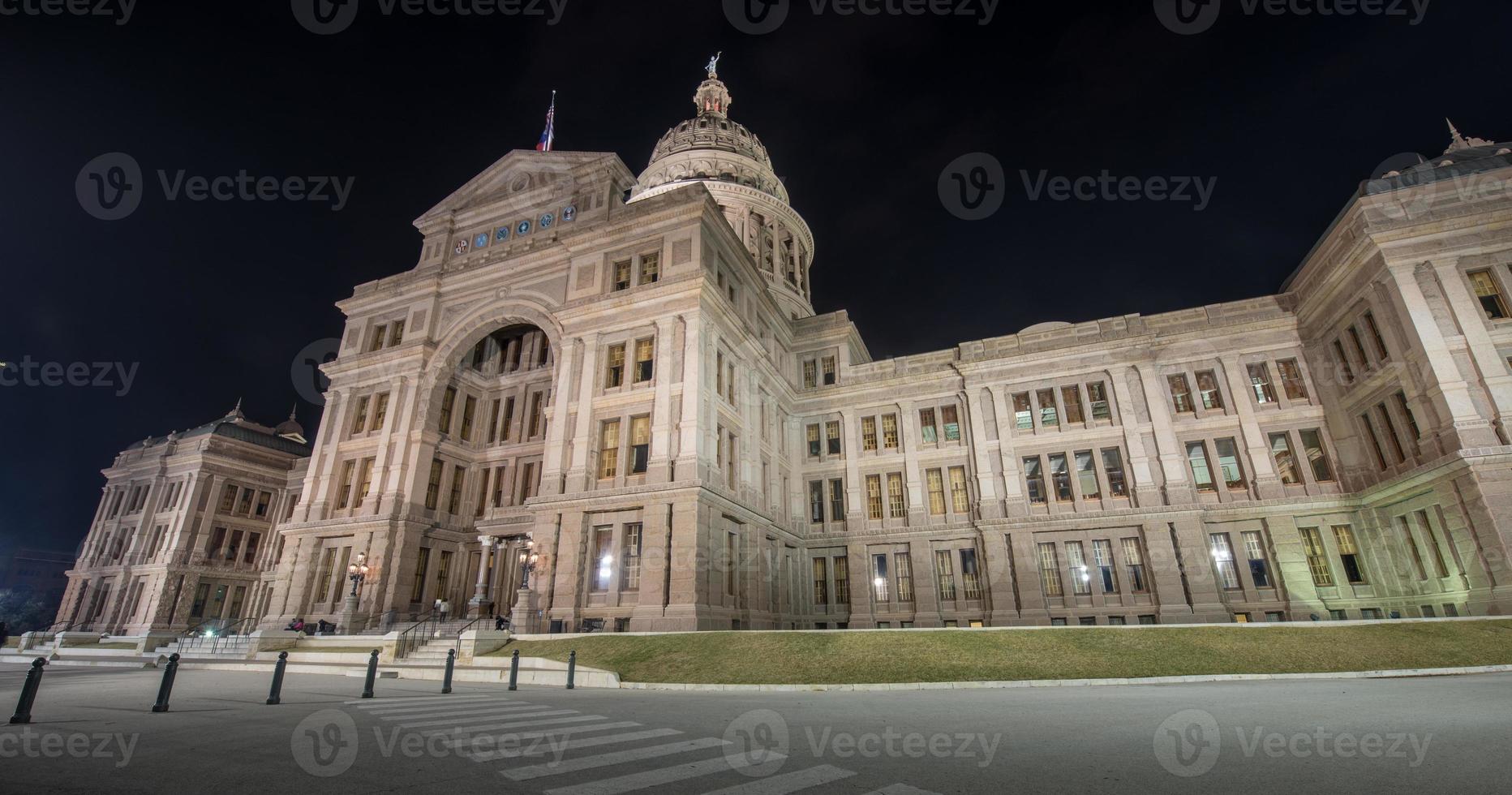 de texas stat capitol byggnad, natt foto