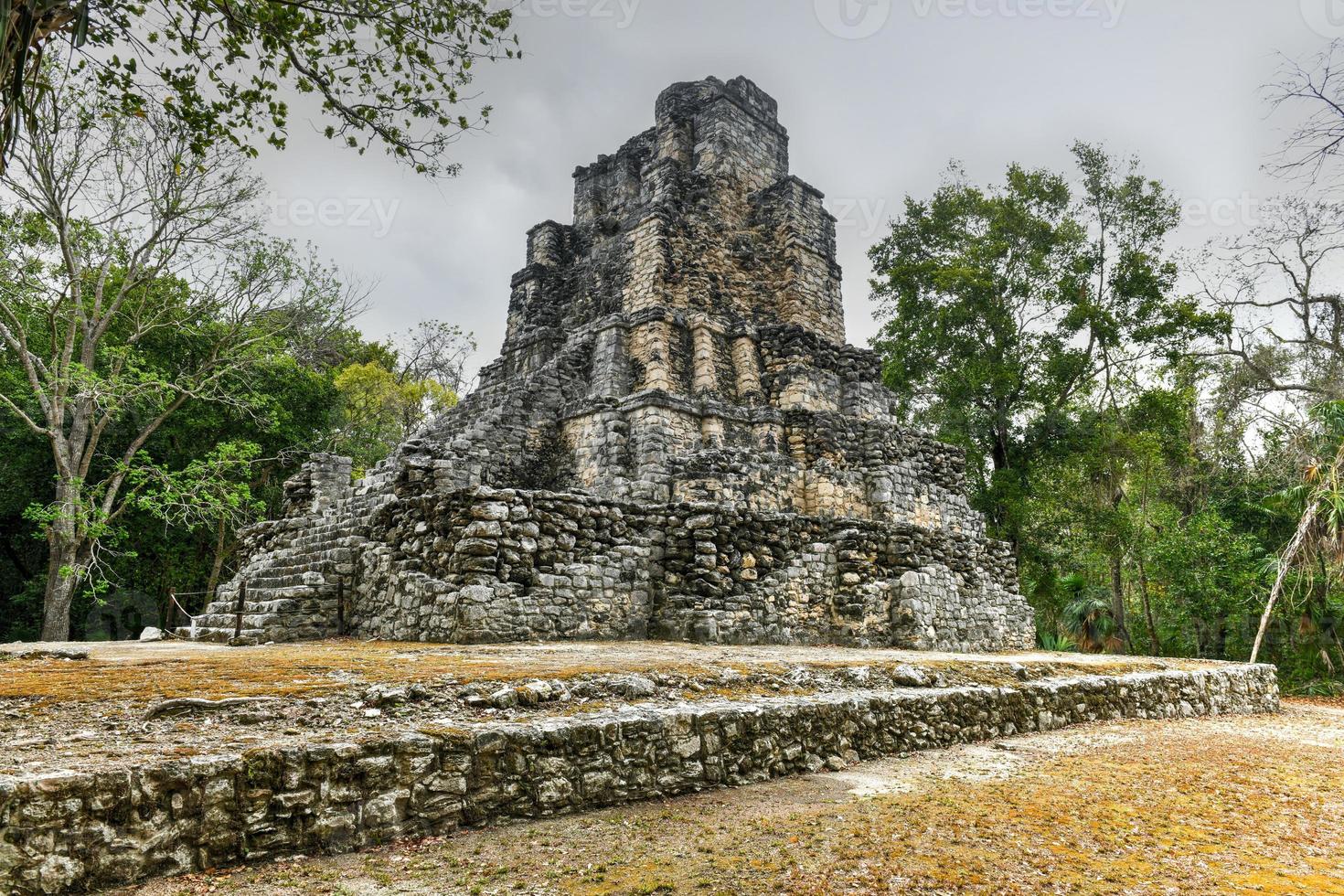 muyil mayan ruiner av en pyramid i sian kaan nära tulum, Mexiko. foto