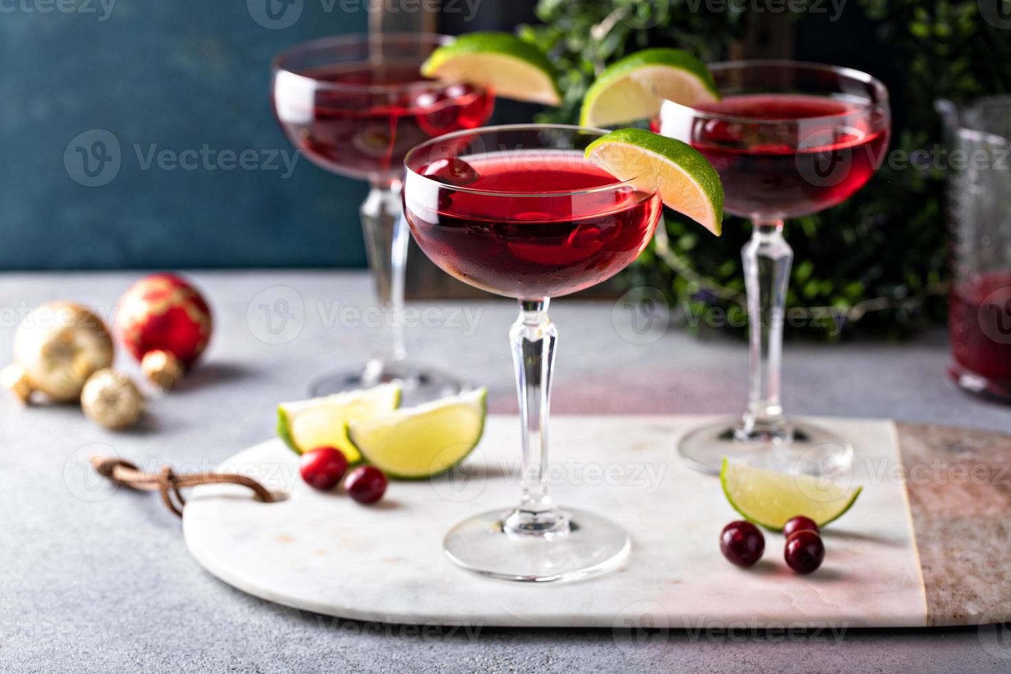 tranbär kalk vodka cocktail, jul cocktail aning foto