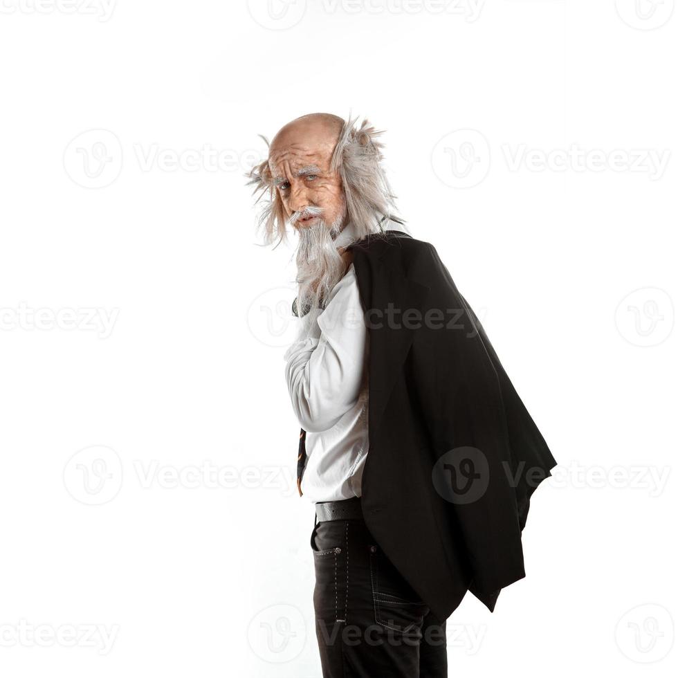 eleganta gammal man isolerat på vit bakgrund foto