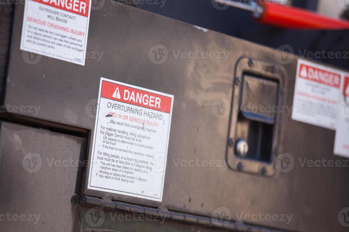 välta fara lägga märke till på verktyg lastbil foto