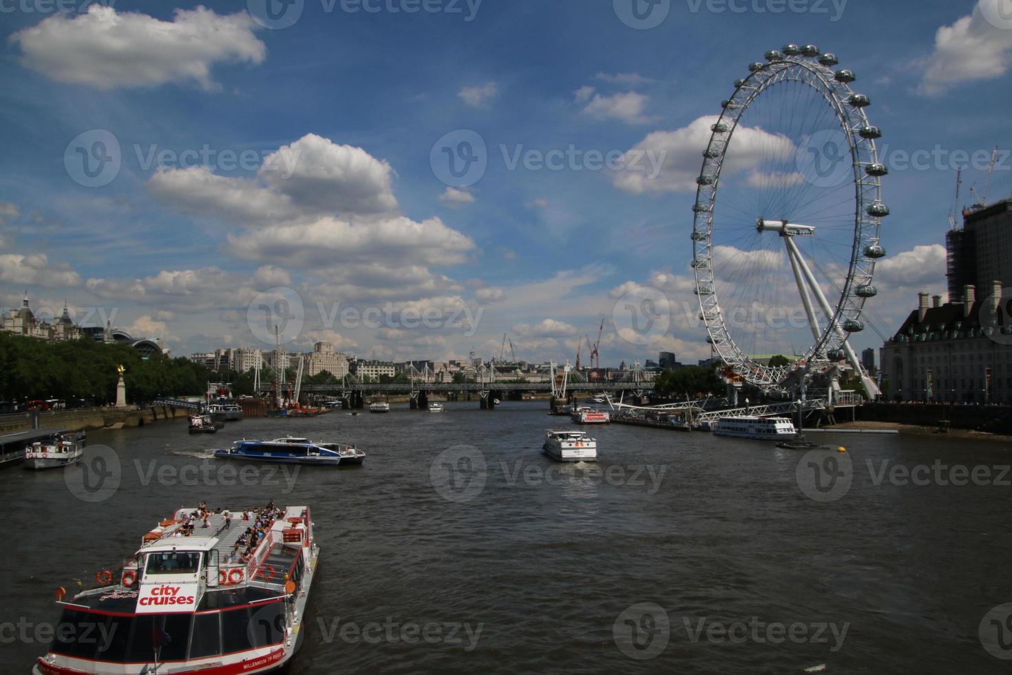 en se av London nära westminster foto