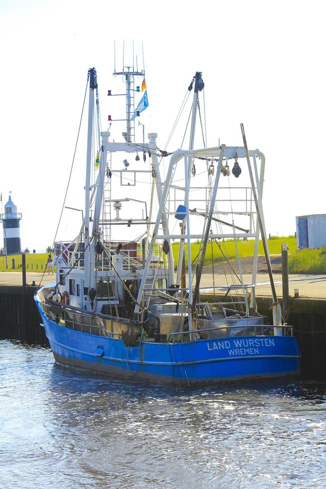 wremen lägre saxony Tyskland 2011 fiske båtar och fartyg på de pir i Tyskland. foto