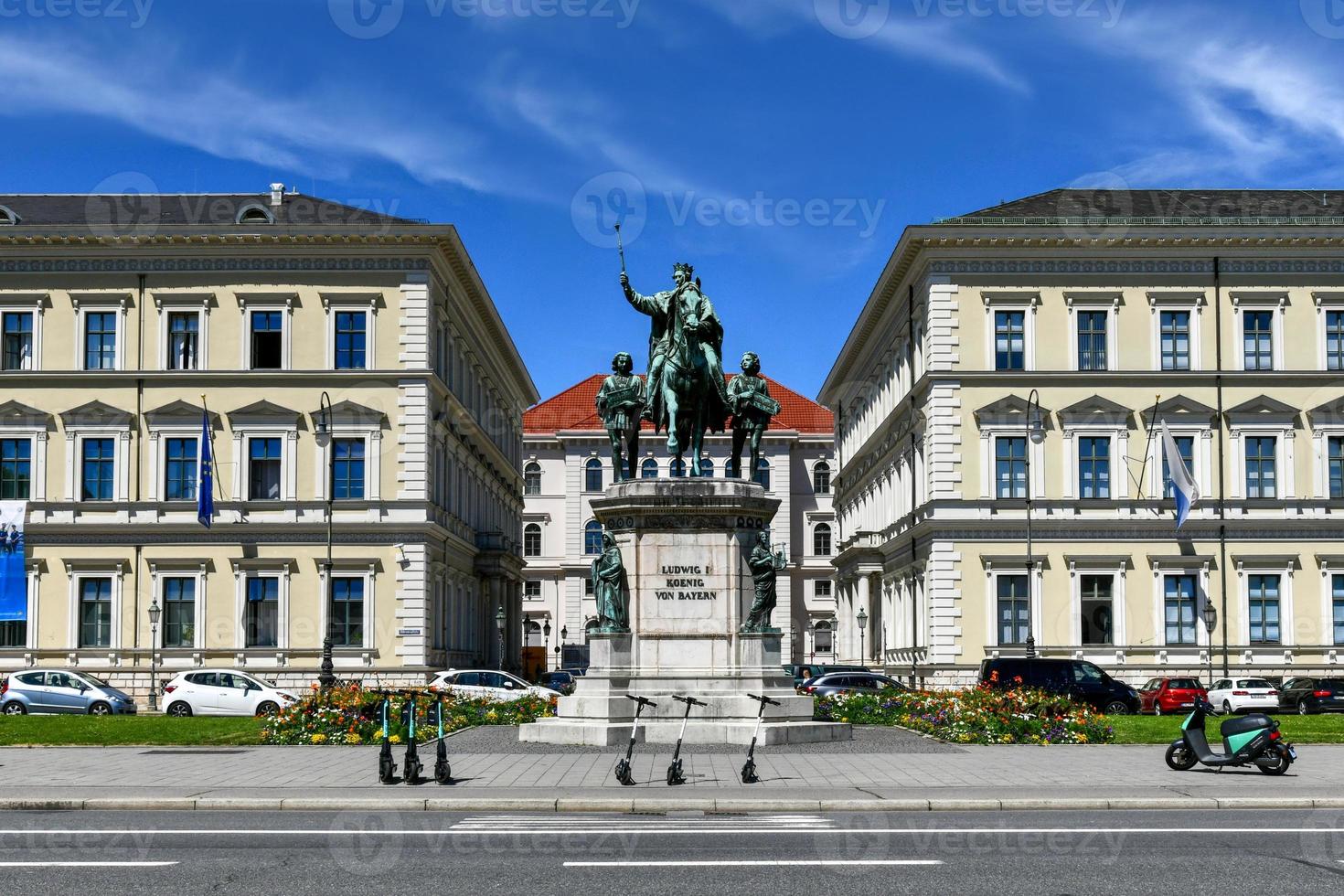 monument reiterdenkmal av kung ludwig jag av Bayern, som är belägen på de odeosplatz i München, Tyskland. foto