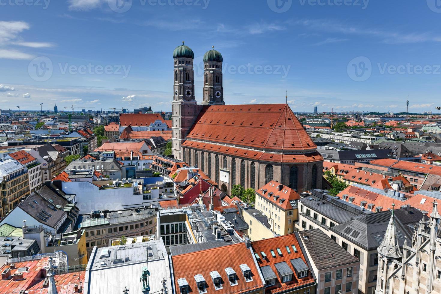 antenn se av marienplatz stad hall och frauenkirche i München, Tyskland foto
