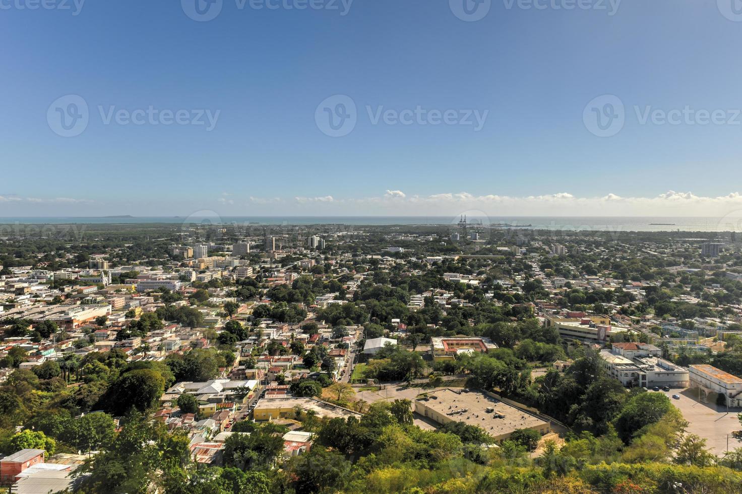 antenn se av de stad av ponce, puerto rico. foto