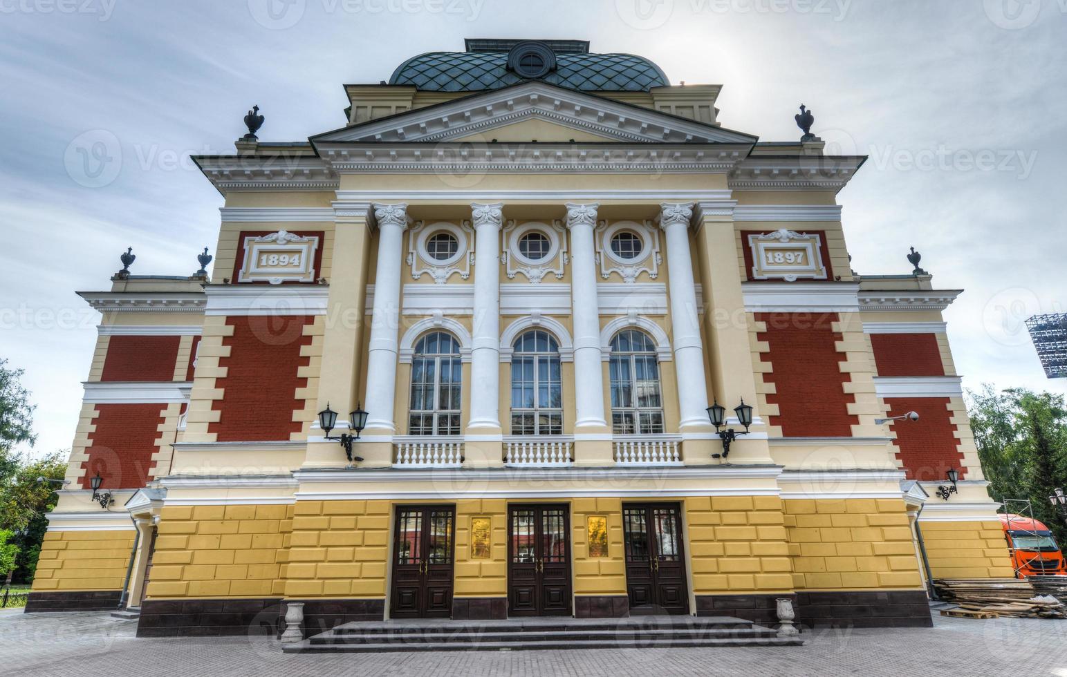 okhlopkov drama teater i irkutsk, ryssland foto