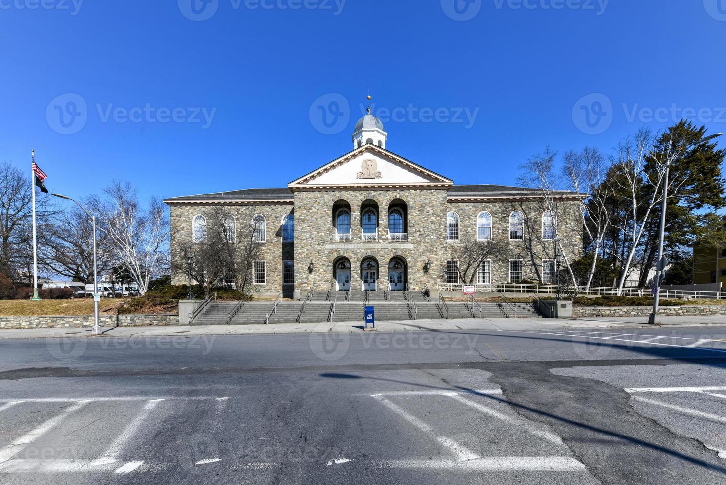 oss posta kontor, poughkeepsie, ny york, belägen på de genomskärning av marknadsföra och herrgård gator stadens centrum. byggd under de ny handla förbi de Arbetar framsteg administrering. foto