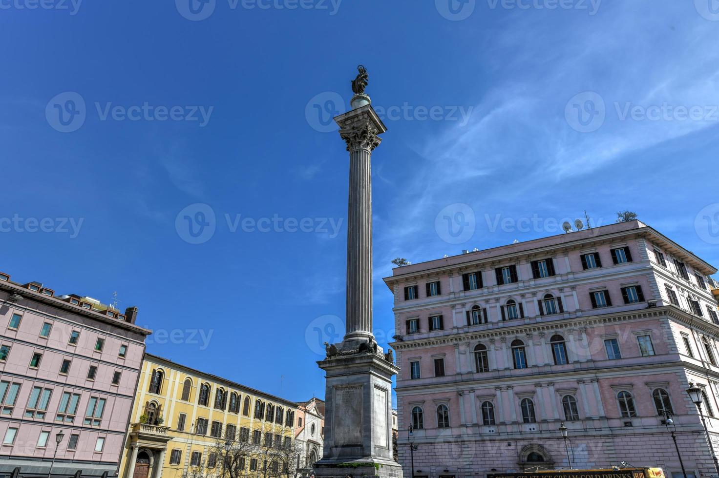 colonna della takt utanför basilika di santa maria maggiore i rom, Italien foto