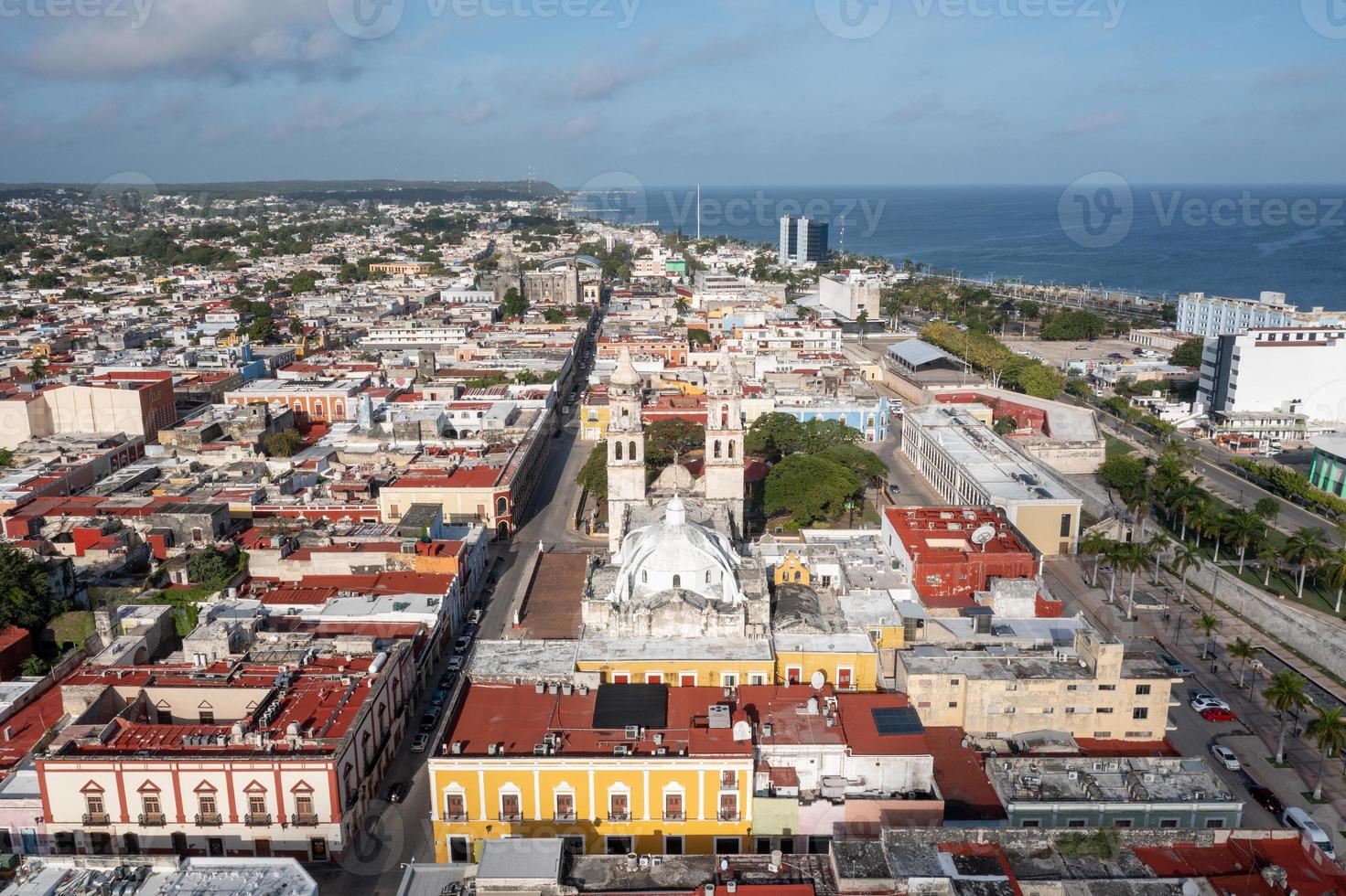 san francisco de campeche katedral förbi oberoende torg i campeche, Mexiko. foto