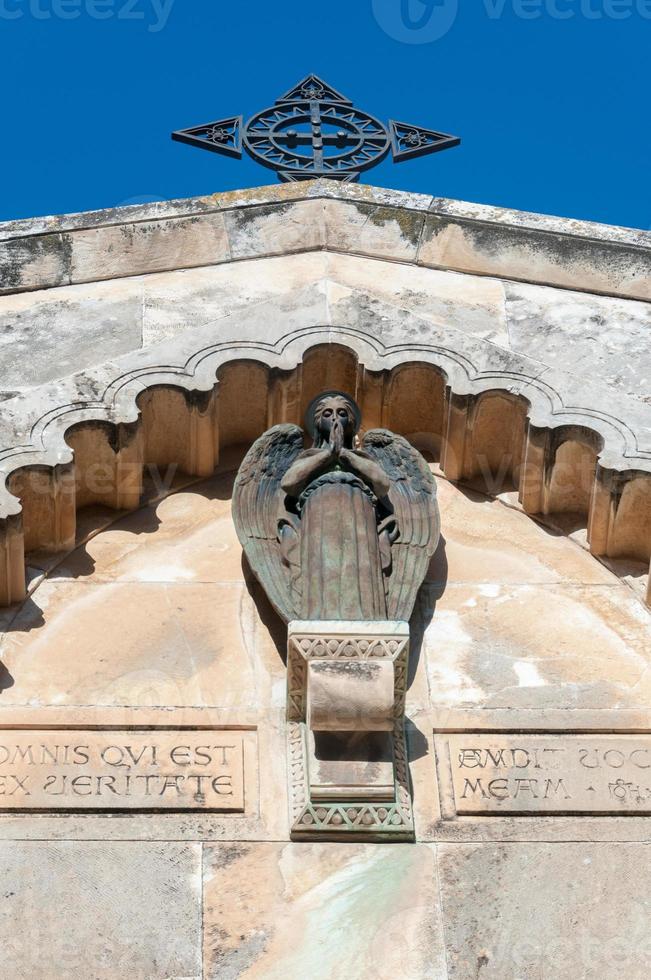 kyrka av de gisslande, enligt till de evangelier på detta plats de roman soldater gisslade Jesus christ och sätta på honom de krona av taggar och en lila svepa i Jerusalem, Israel foto