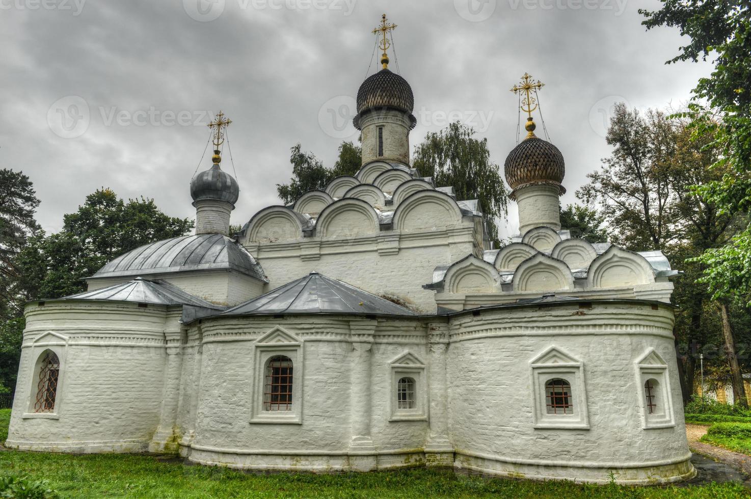 ärke michael ortodox kyrka av arkhangelskoye palats foto