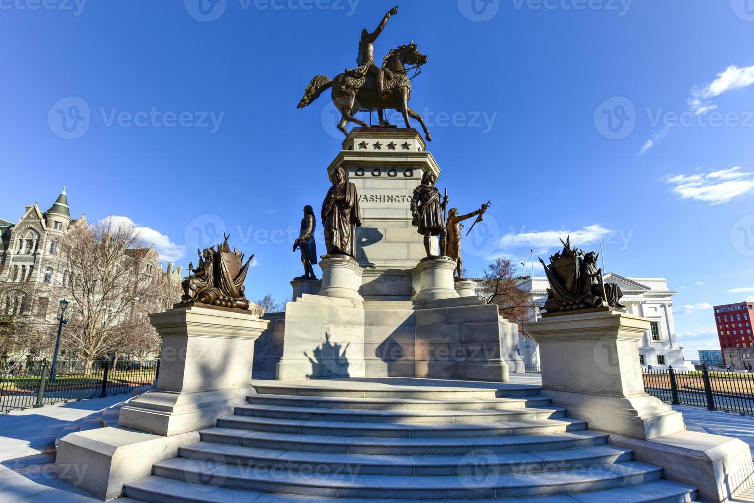 Washington monument historisk landmärke huvudstad fyrkant richmond virginia foto