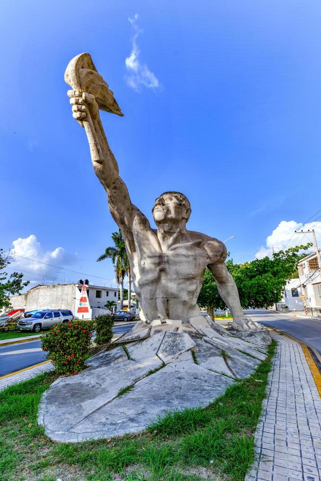 campeche, mexico - Maj 25, 2021 - monument av återupplivning i campeche, Mexiko. belägen längs de campeche-lerma motorväg. foto