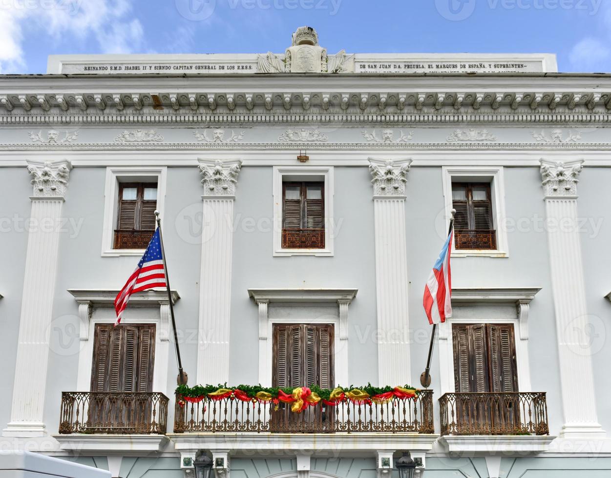 de kommunal regering byggnad av san juan, puerto rico, byggd i de kolonial stil. foto