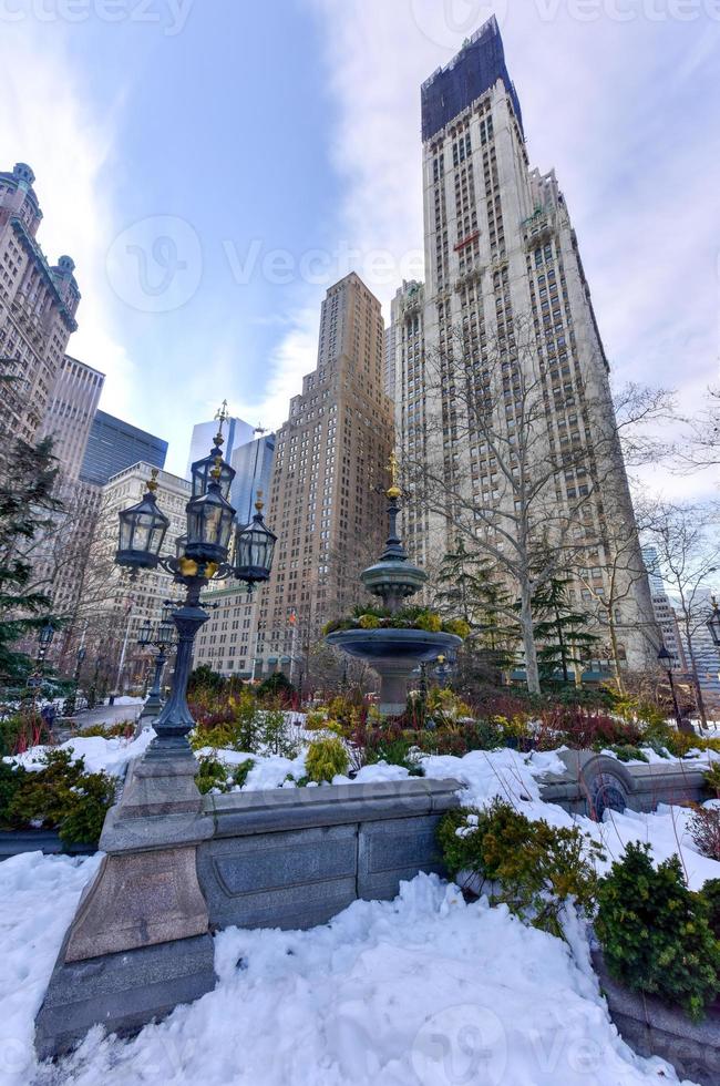 stad hall parkera fontän i ny york stad i de vinter. foto