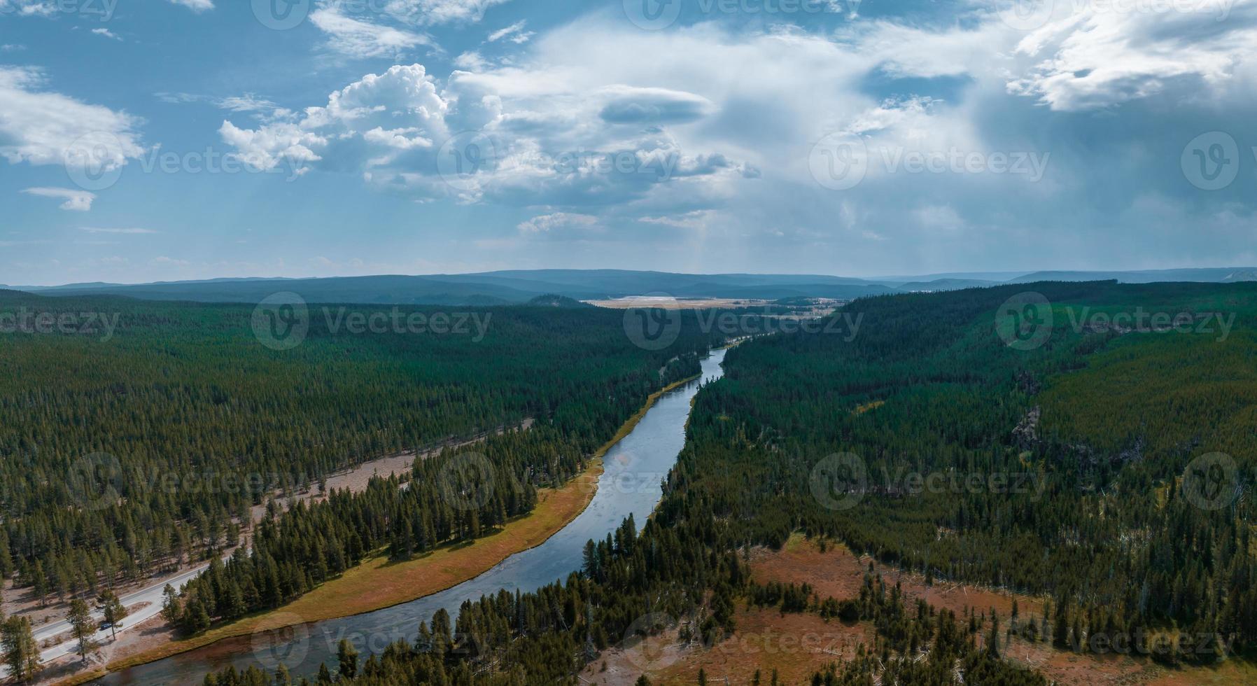 yellowstone nationell parkera antenn panorama- se. foto