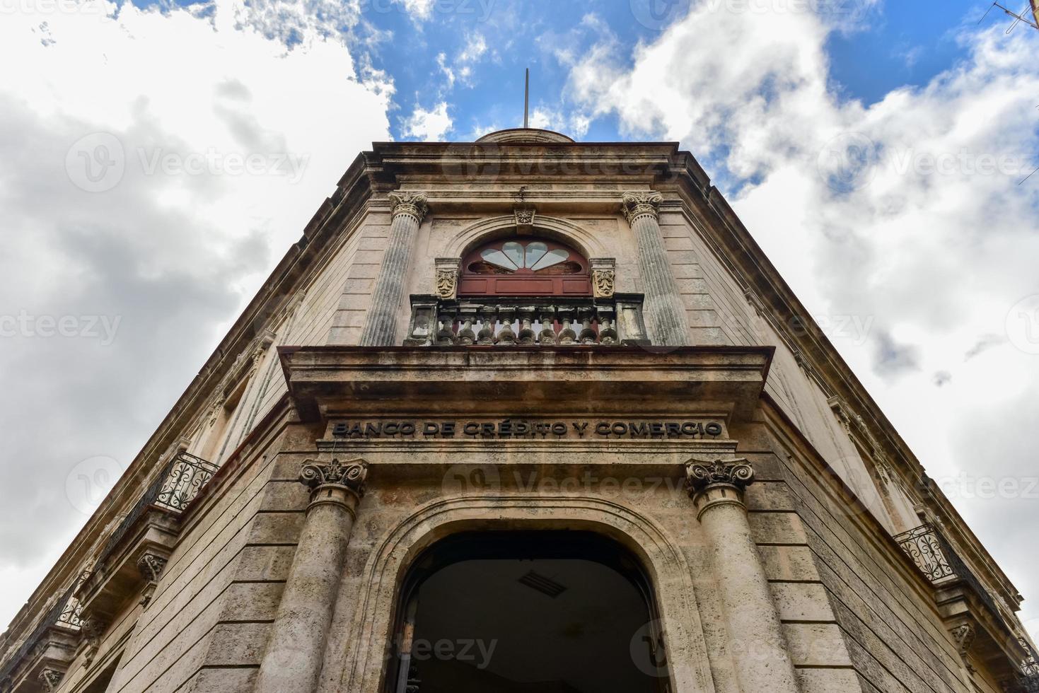 Bank av kreditera och handel byggnad i Havanna, kuba. foto