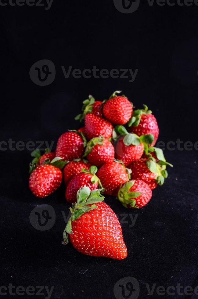 utsökt röd jordgubbar foto