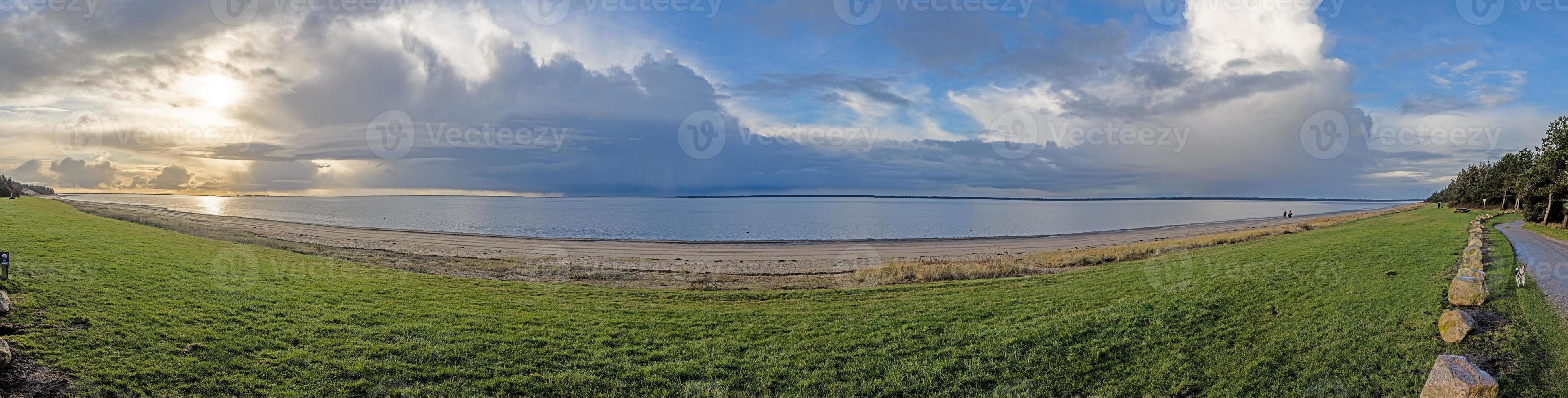 panorama över de strand i stillingen bukt i Danmark under de dag foto