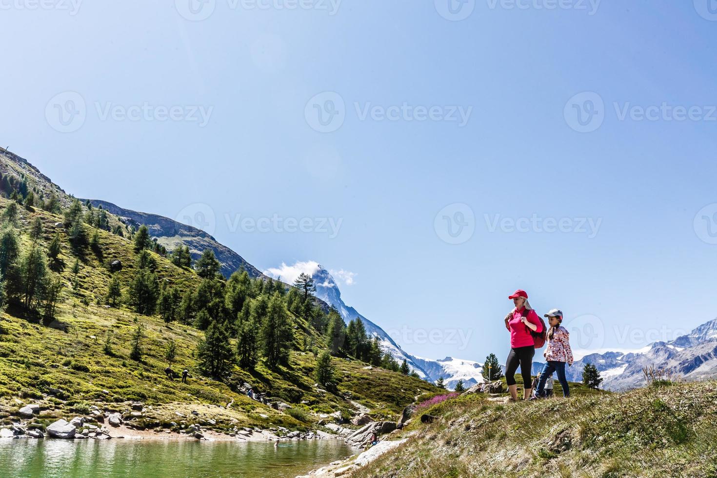 Fantastisk se av turistiska spår nära de matter i de swiss alperna. foto