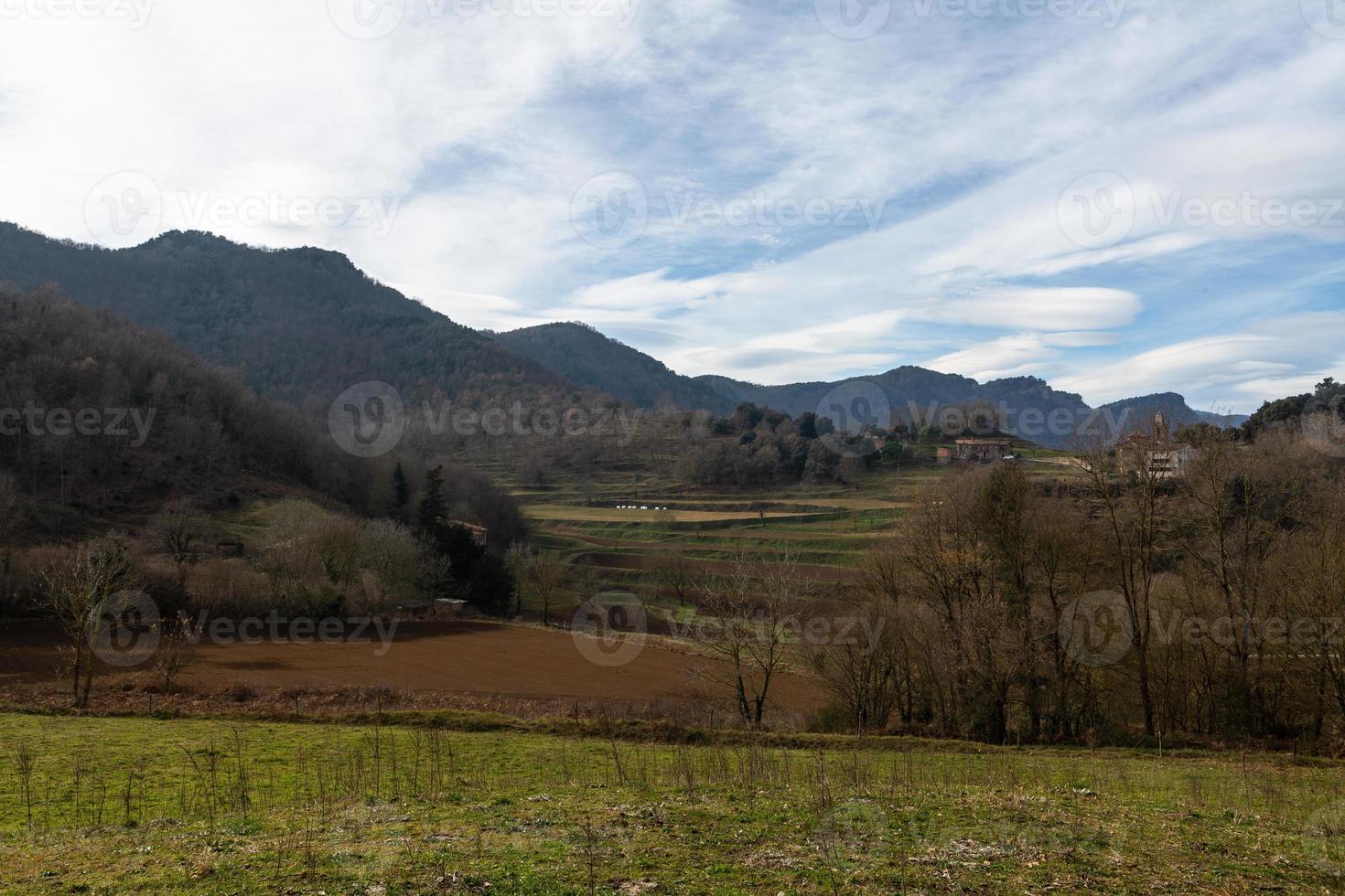 landskap från garrotxa nationell parkera av pyreneerna foto