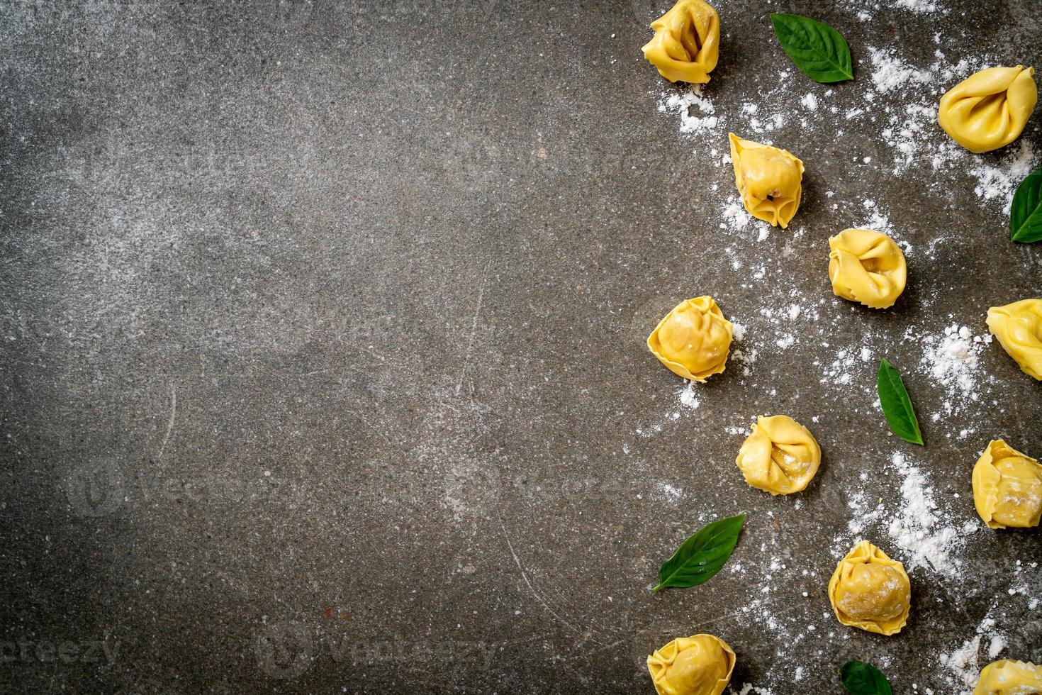 italiensk traditionell tortellinipasta foto