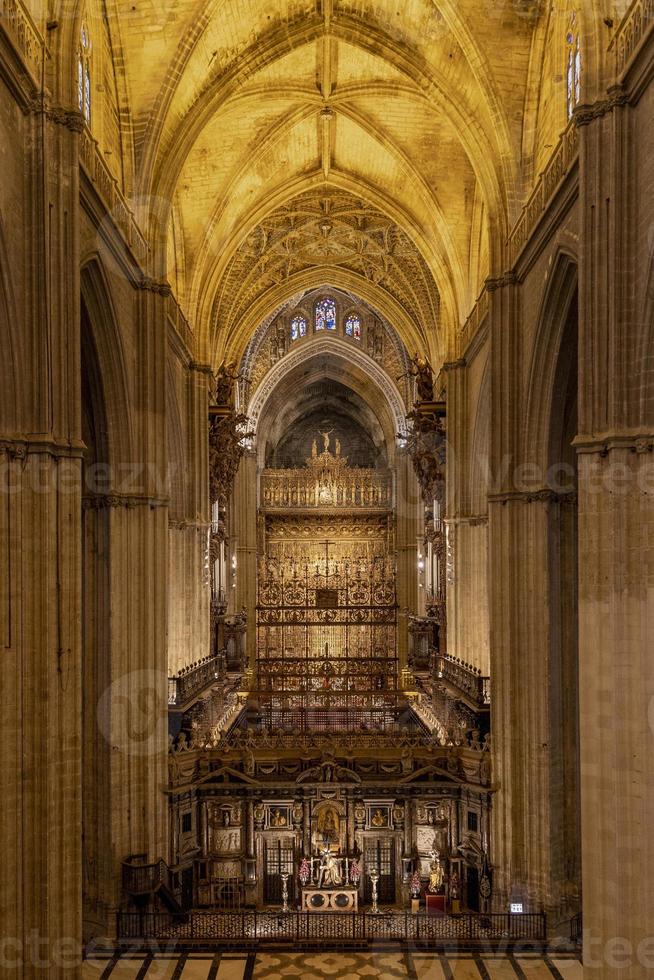 inuti sevilla katedral foto