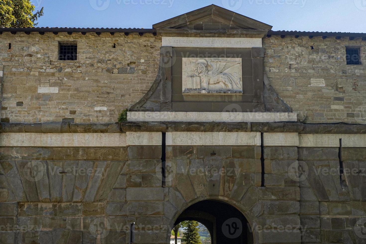 bergamo medeltida dörr Venedig lejon symbol panorama foto