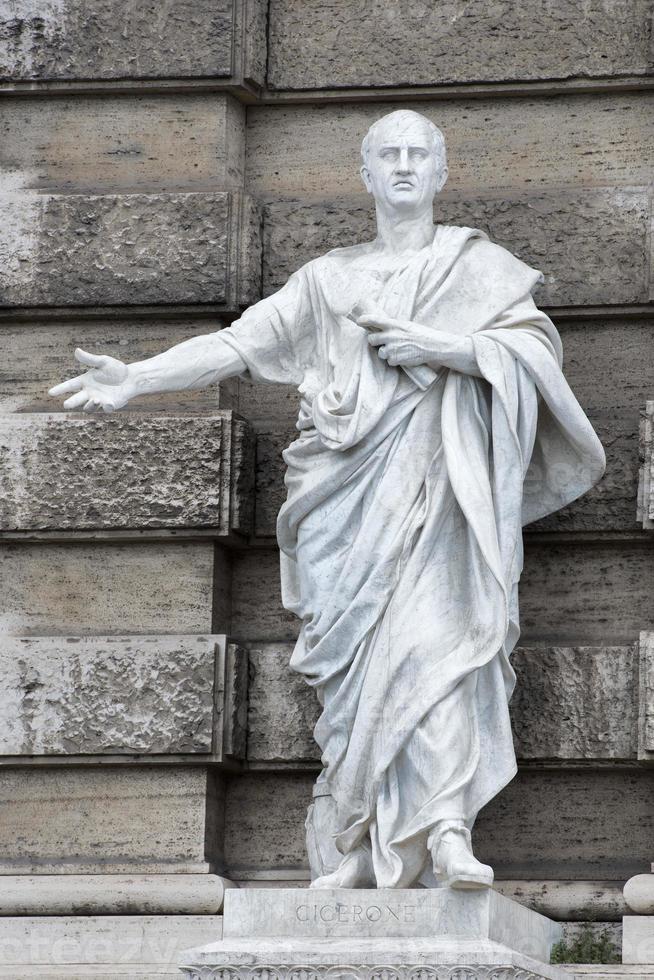 marmor roman staty av cicero foto