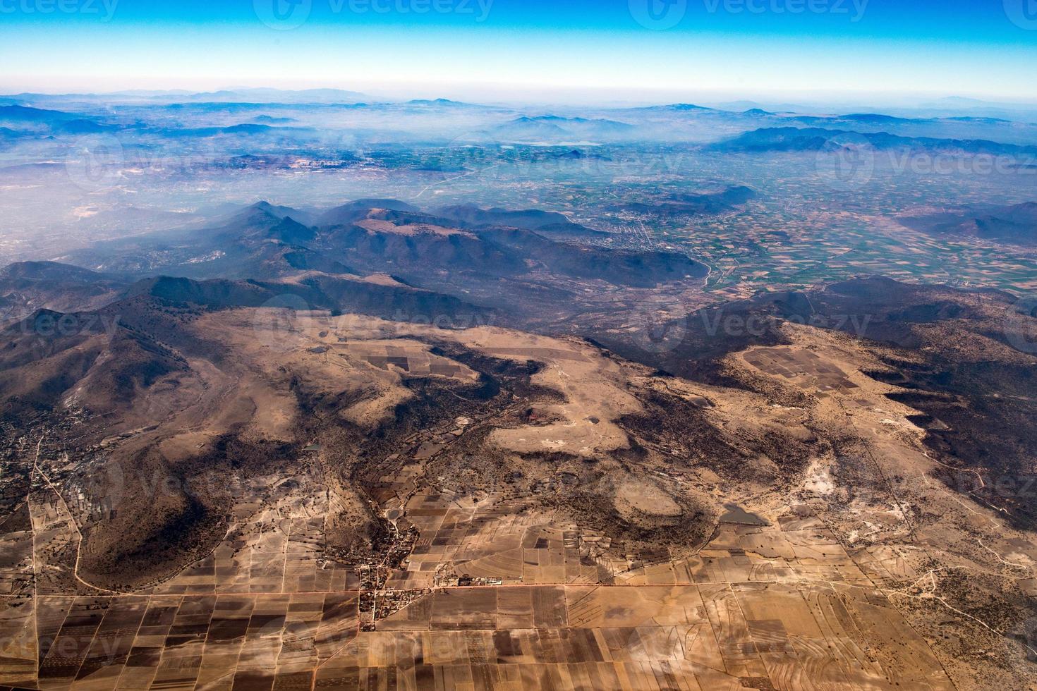 odlat fält nära mexico stad antenn se stadsbild panorama foto