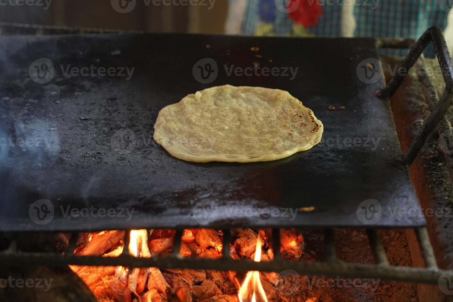 hand tillverkad mexikansk färsk tortillas foto