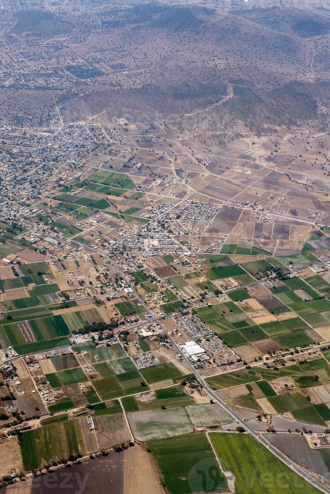 odlat fält nära mexico stad antenn se stadsbild panorama foto