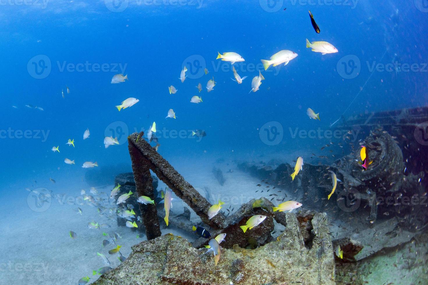 fartyg förstöra i bali indonesien indisk hav foto