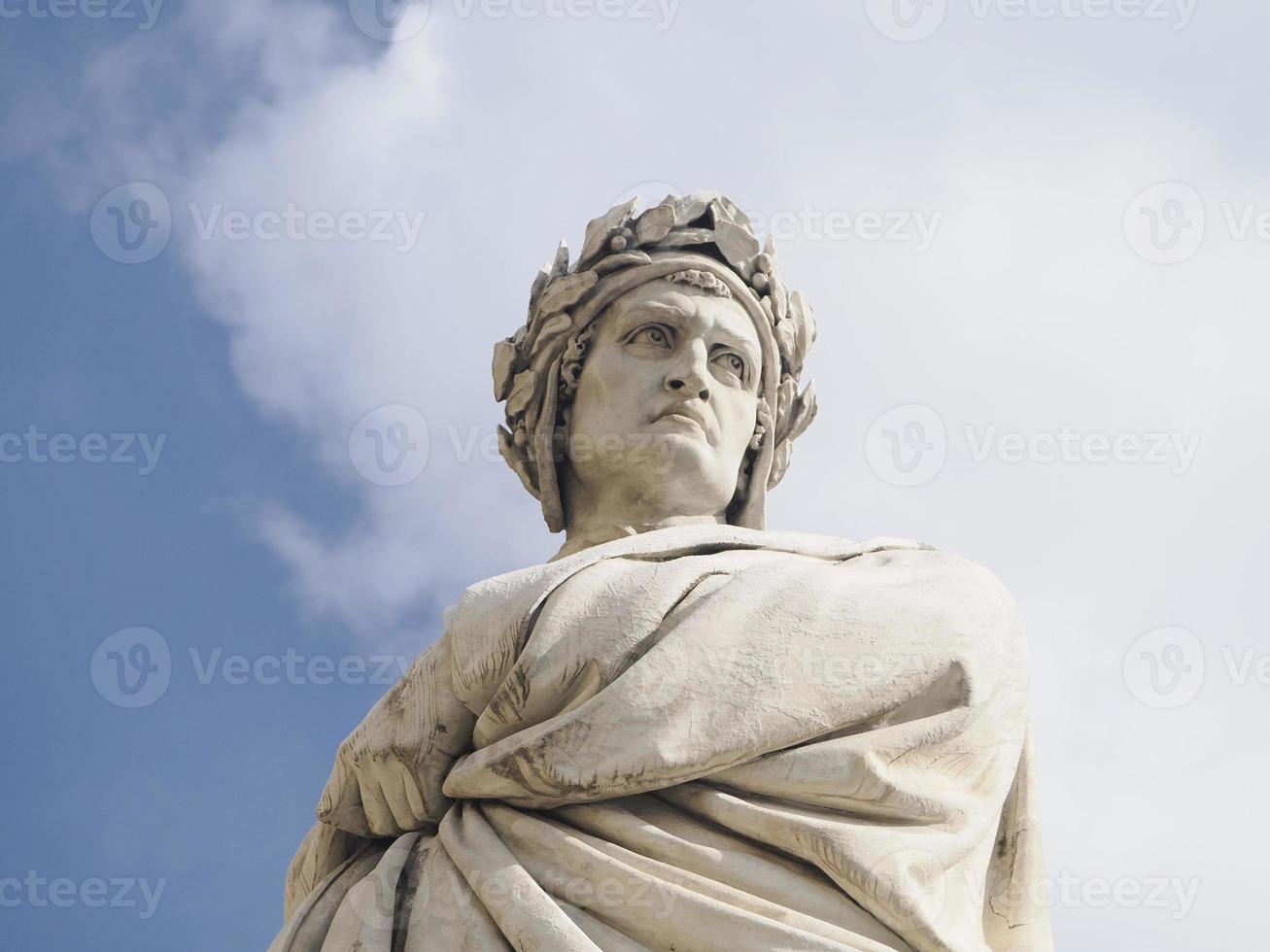dante staty i florens santa croce plats foto