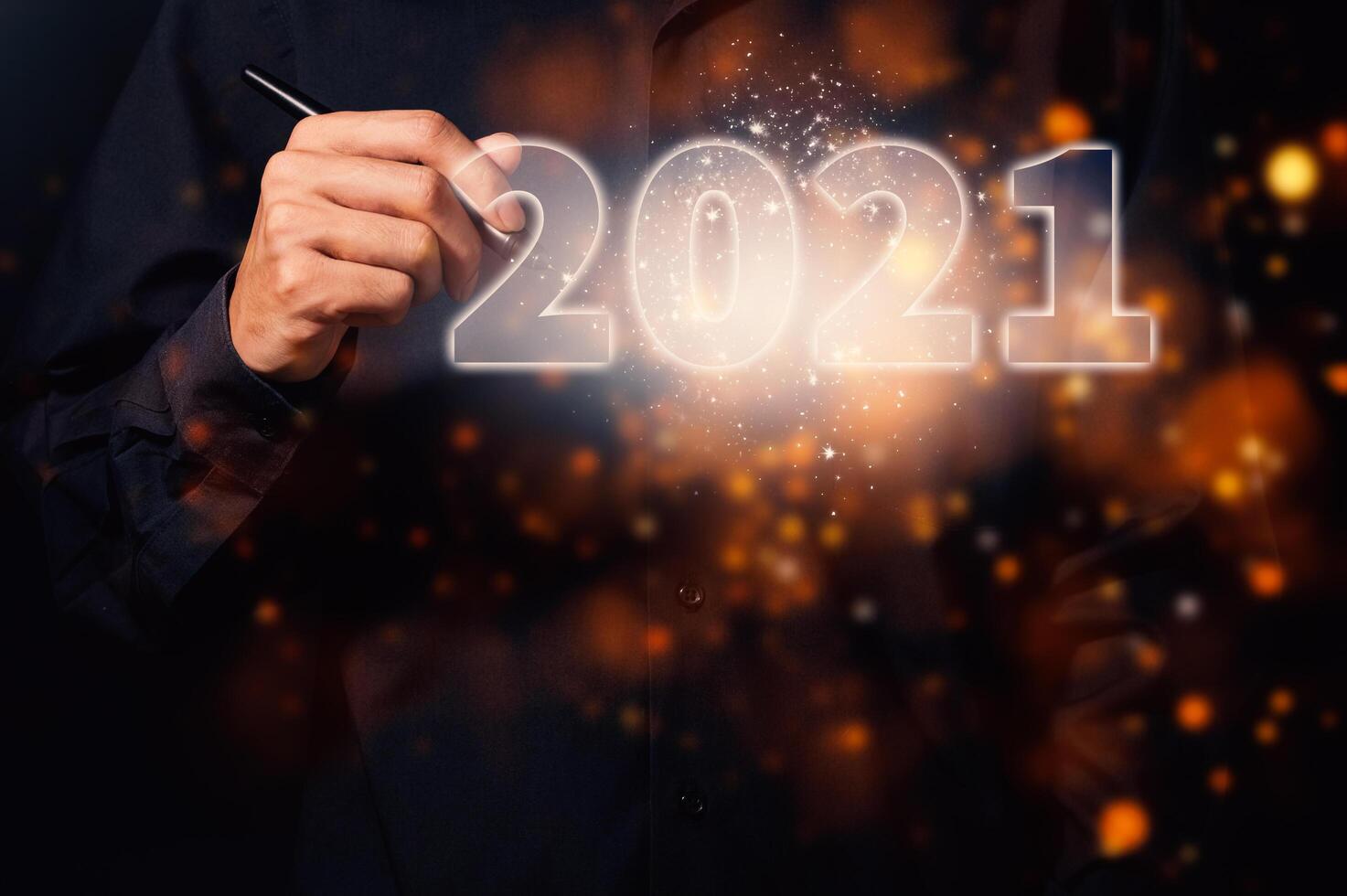 mänsklig hand och 2021 inskrift foto