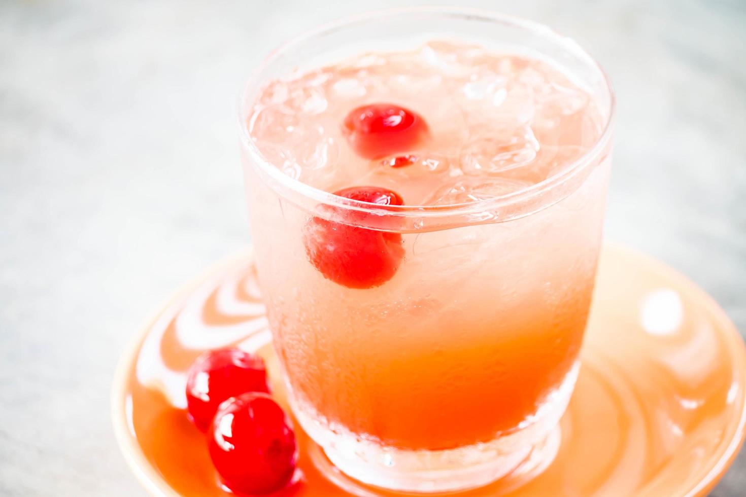 iced cherry cocktail foto